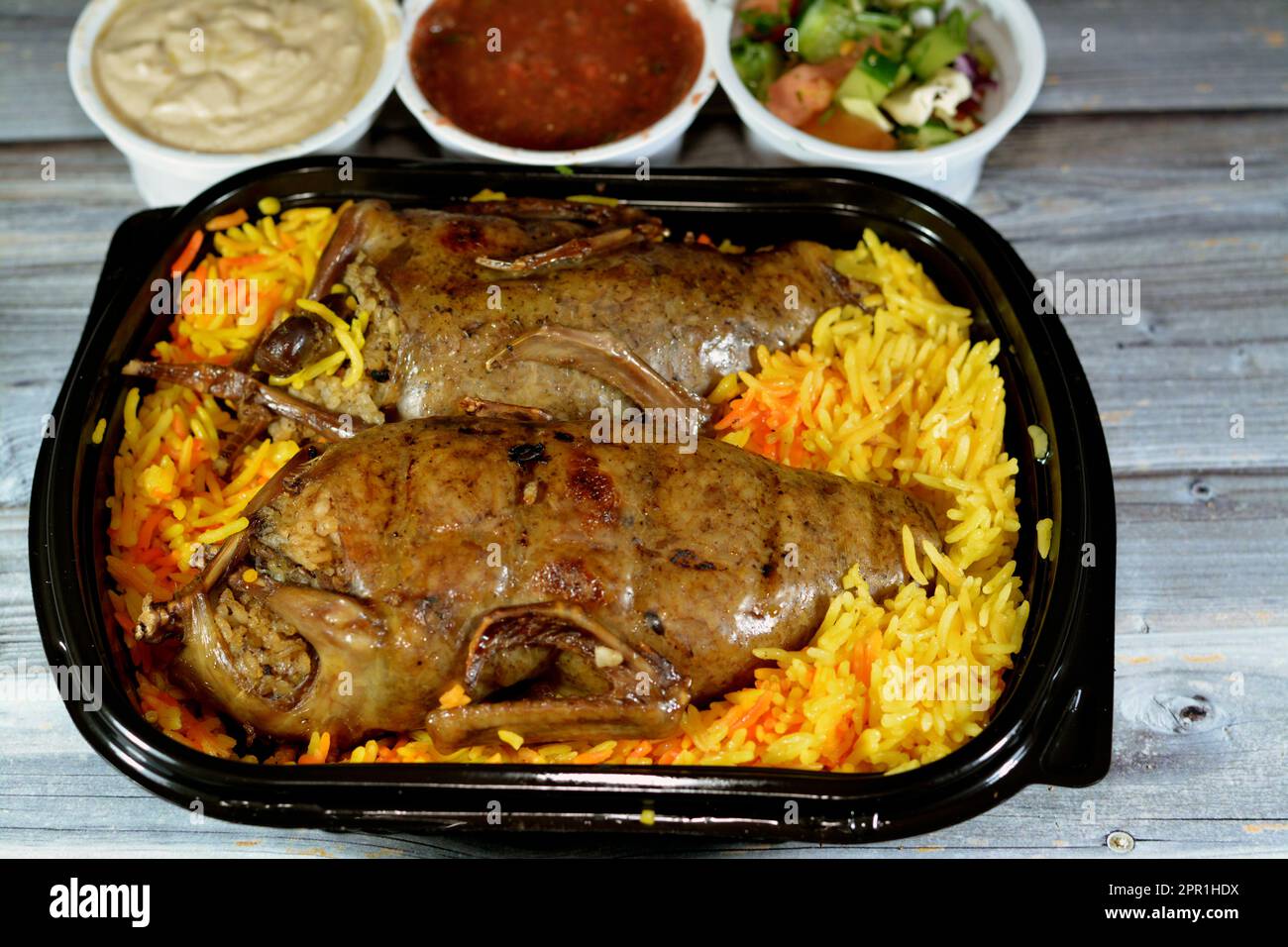 Egyptian stuffed pigeon with wheat Banque de photographies et d’images ...