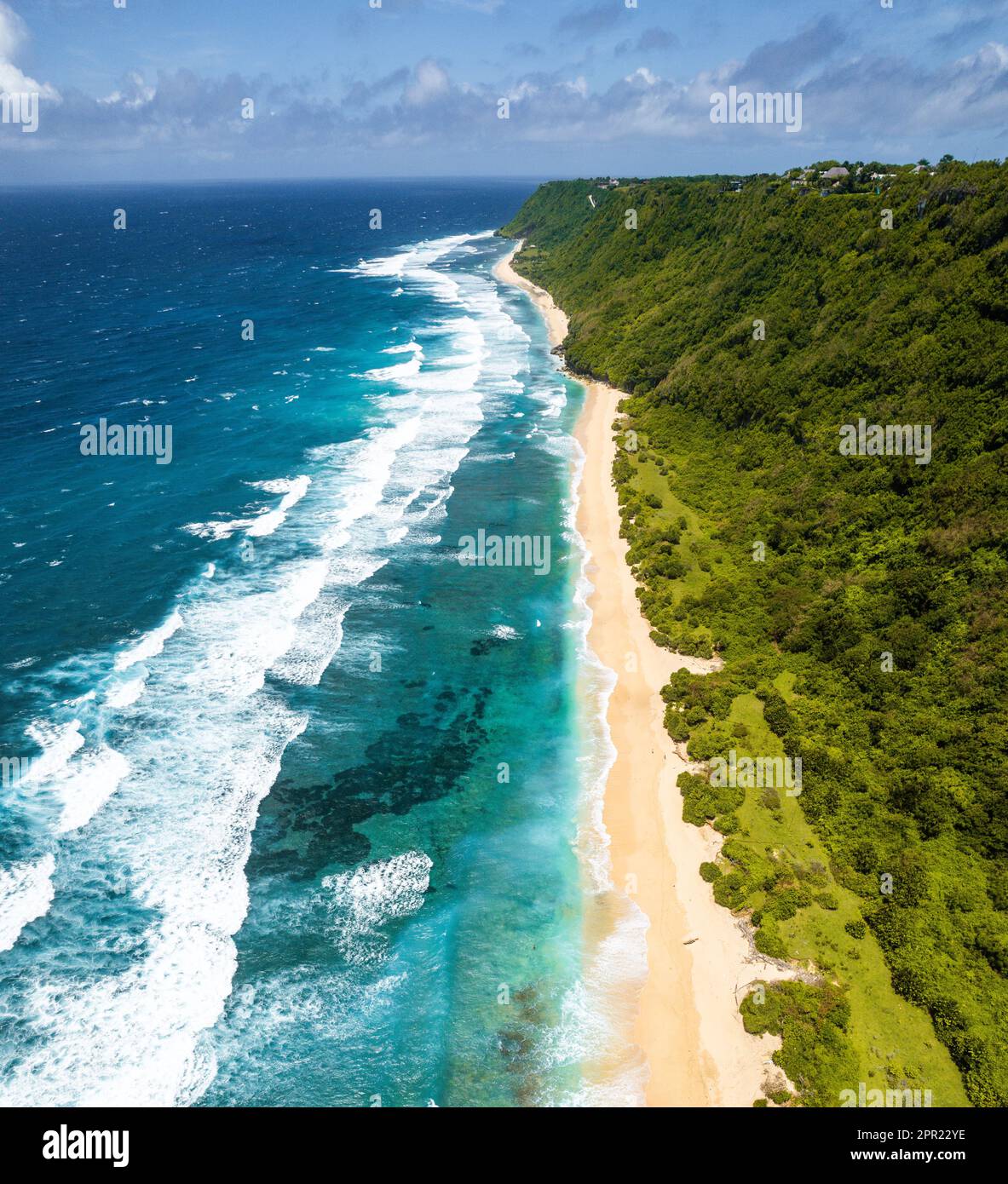 Vue aérienne de la plage de Nunggalan à Bali, Indonésie Banque D'Images