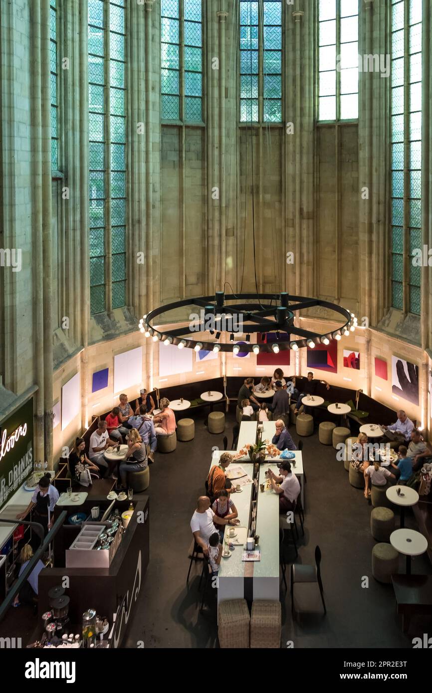 Détail architectural de l'église dominicaine, une église gothique, construite au 13th siècle par les Dominicains et maintenant une librairie Banque D'Images