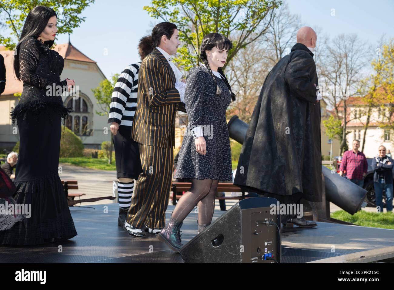 Open Air Veranstaltung zum traditionellen Startschuss zum Vorverkauf für den 27. Bautzener Theatersommer auf dem Theatervorplatz am Theater Bautzen. B Banque D'Images