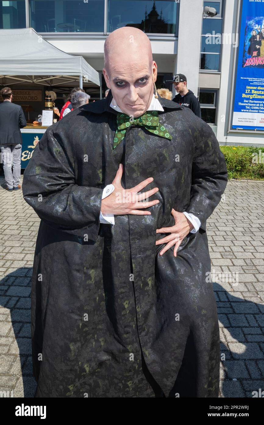 Open Air Veranstaltung zum traditionellen Startschuss zum Vorverkauf für den 27. Bautzener Theatersommer auf dem Theatervorplatz am Theater Bautzen. B Banque D'Images