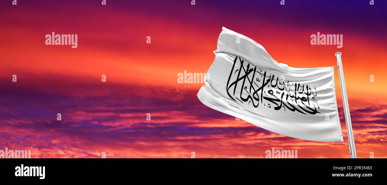 Drapeau des Talibans. Drapeau de l'Afghanistan, l'Afghanistan dans le pouvoir des talibans. L'inscription en traduction « shahada » est inscrite sur le drapeau blanc. Al-Qaida Banque D'Images