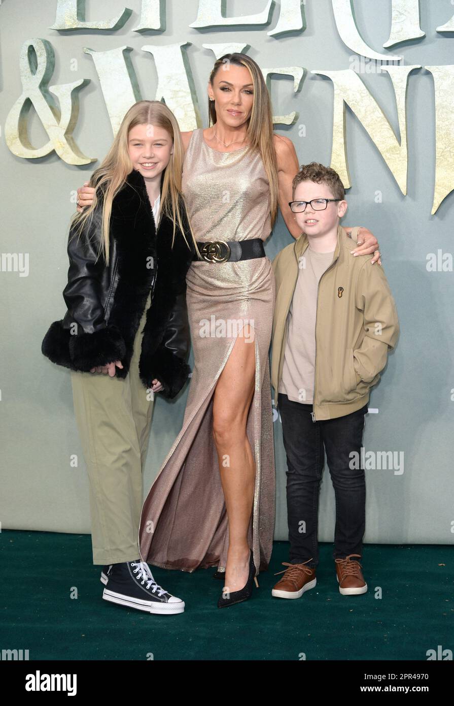 La photo doit être créditée ©Alpha Press 078237 20/04/2023 Michelle Heaton et les enfants AJ Aaron Jay et Faith Peter Pan et Wendy première mondiale à Londres Banque D'Images