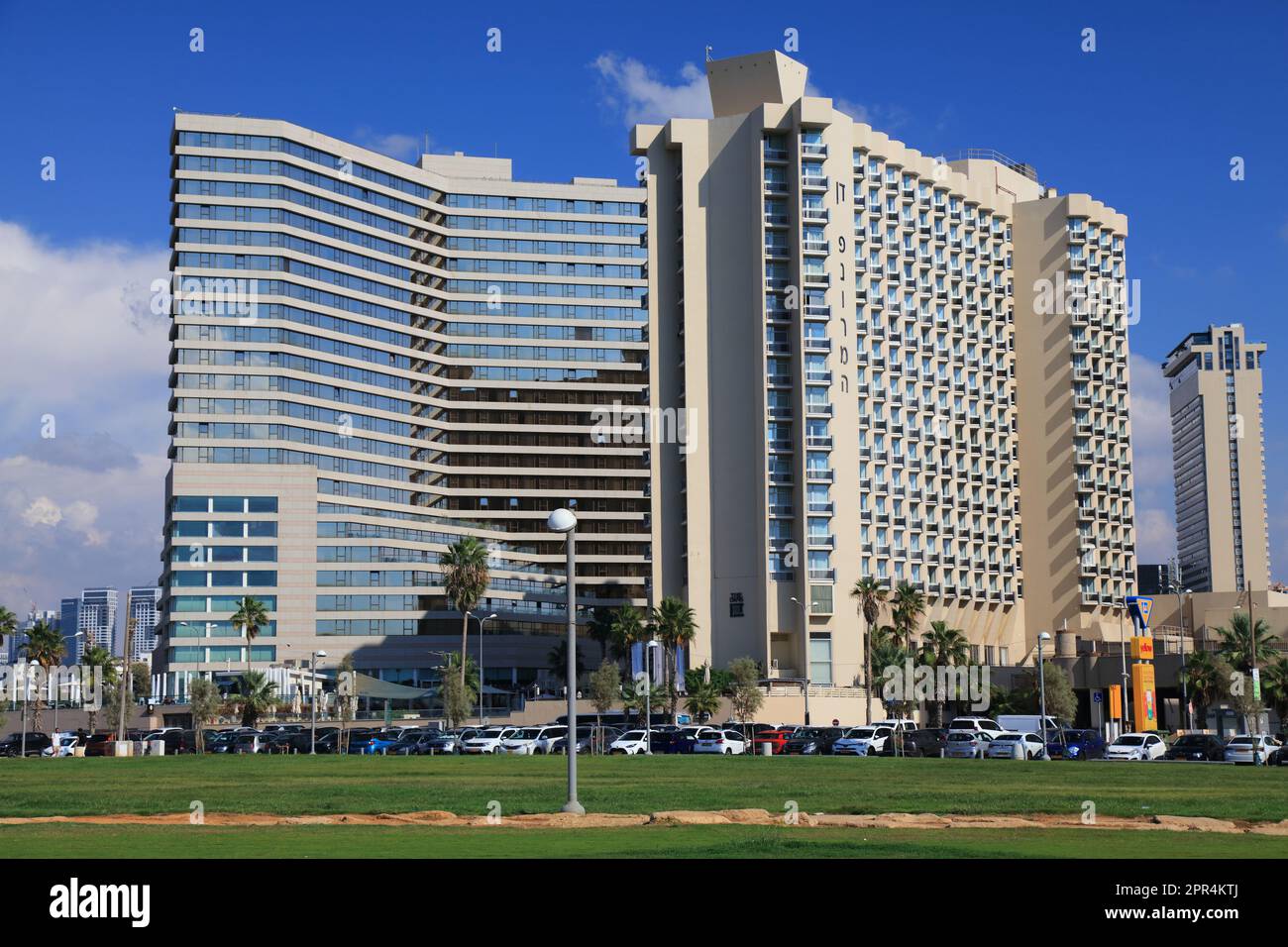 TEL AVIV, ISRAËL - 2 NOVEMBRE 2022 : hôtel Intercontinental David et Dan Panorama à la périphérie du quartier de Neve Tzedek à tel Aviv, Israël. Banque D'Images
