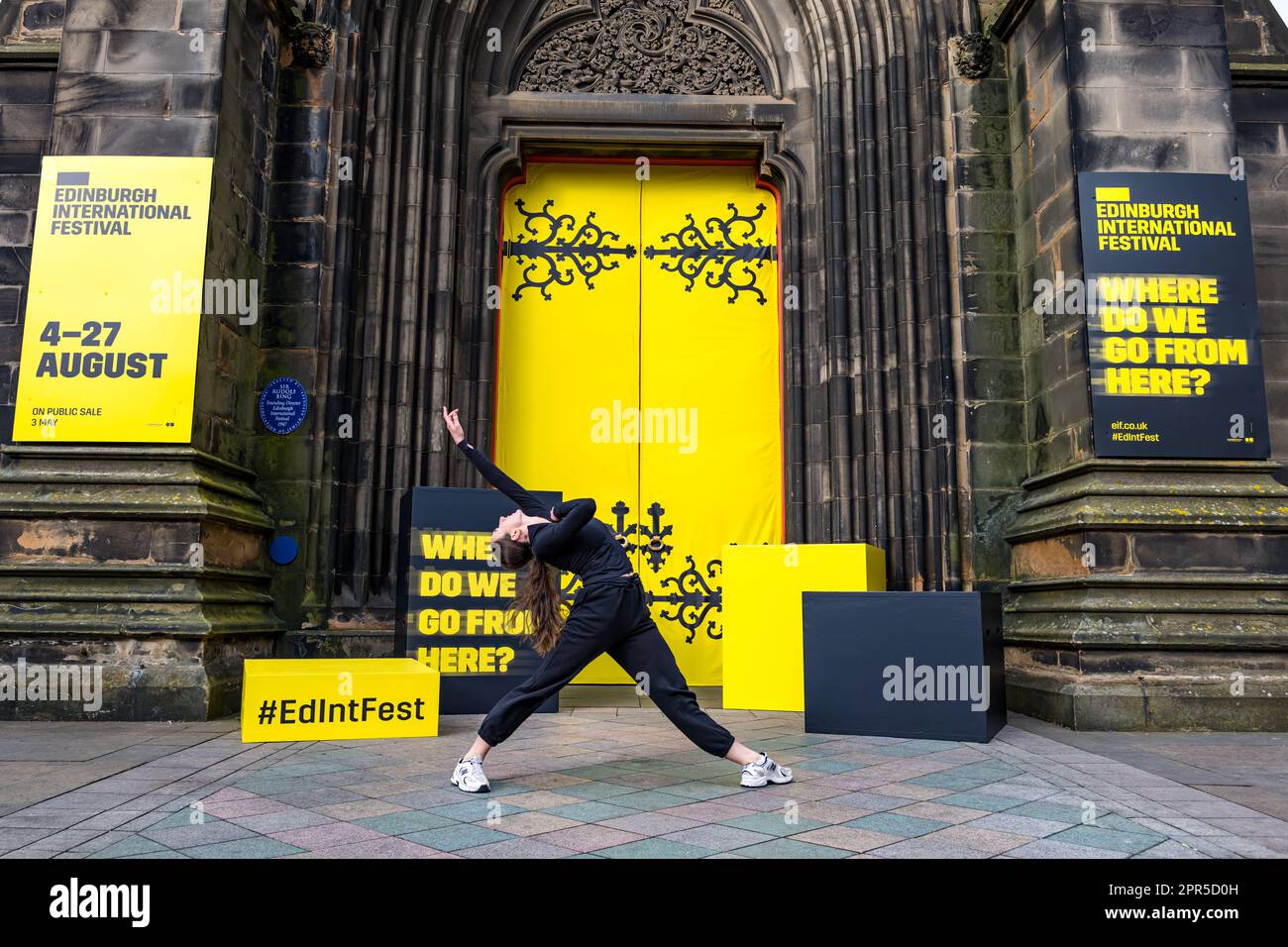 La danseuse de ballet Millie Thomas danse pour lancer le Festival international d'Édimbourg 2023 au Hub, en Écosse, au Royaume-Uni Banque D'Images