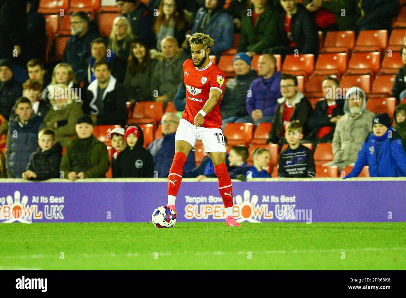 Oakwell Stadium, Barnsley, Angleterre - 25th avril 2023 Barry Cotter (17) de Barnsley - pendant le jeu Barnsley v Ipswich Town, Sky Bet League One, 2022/23, Oakwell Stadium, Barnsley, Angleterre - 22nd avril 2023 crédit: Arthur Haigh/WhiteRosePhotos/Alay Live News Banque D'Images