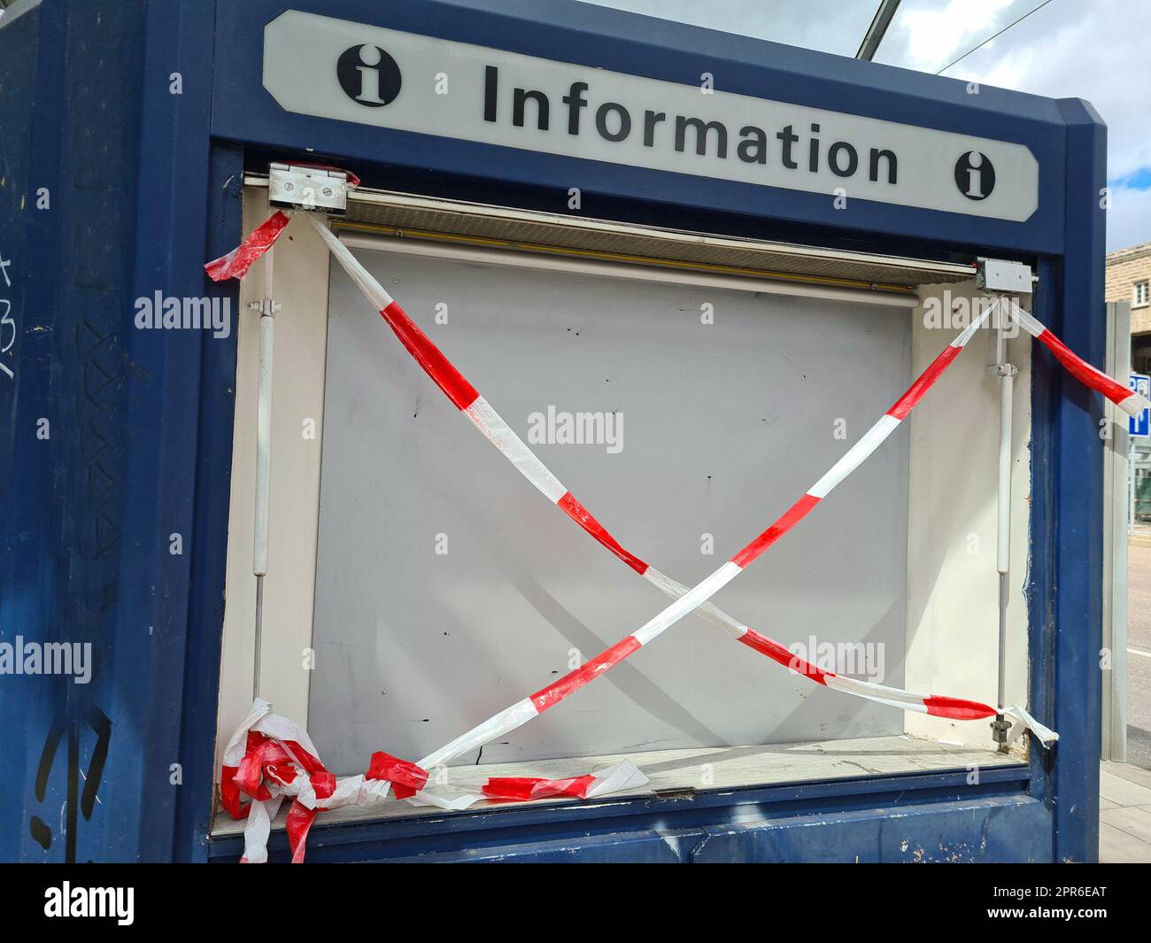 des informations détruites sont présentées dans une ville Banque D'Images