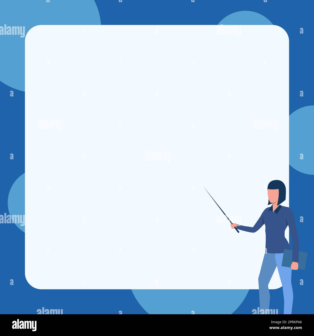 Une dame tient le carnet tout en pointant le bâton dans un tableau blanc vierge. Banque D'Images