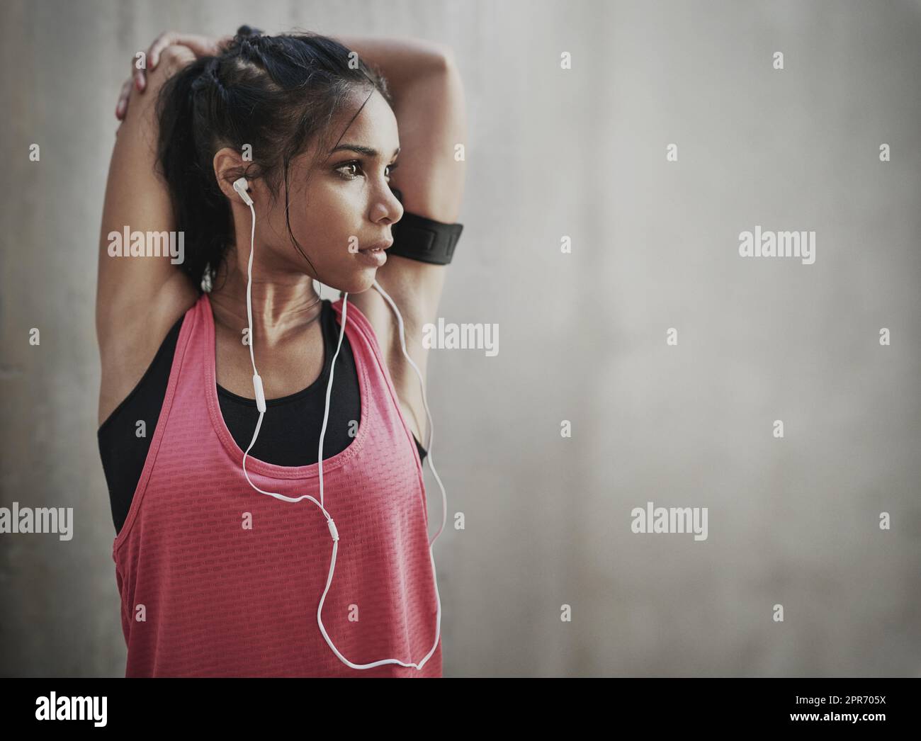 Il est temps de me mettre en forme. Photo d'une jeune femme en forme à l'extérieur. Banque D'Images