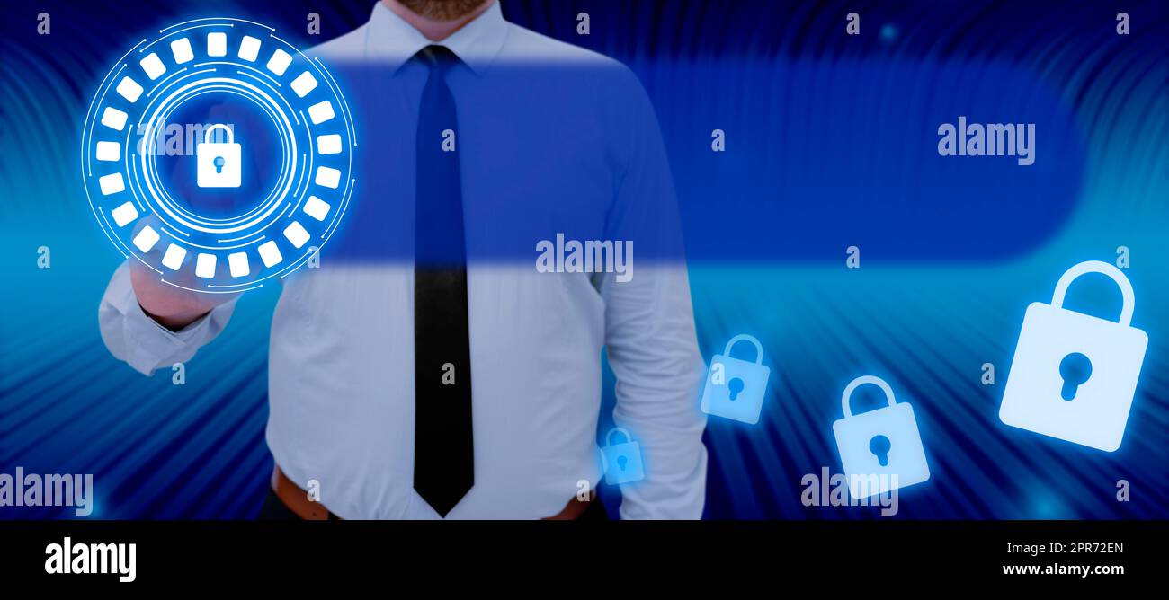 Homme d'affaires pointant de la main et montrant Lock Sign for Data Privacy and messages dans une conception abstraite. Homme avec Une cravate affichant le verrou pour sécuriser les informations essentielles. Banque D'Images