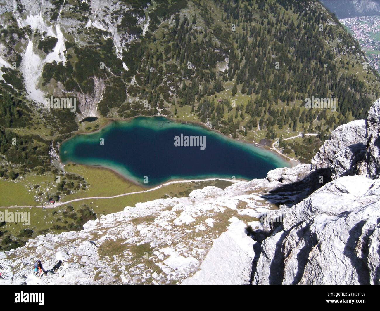 Via ferrata au lac de haute montagne Seebensee, Tajakante, Tyrol, Autriche Banque D'Images