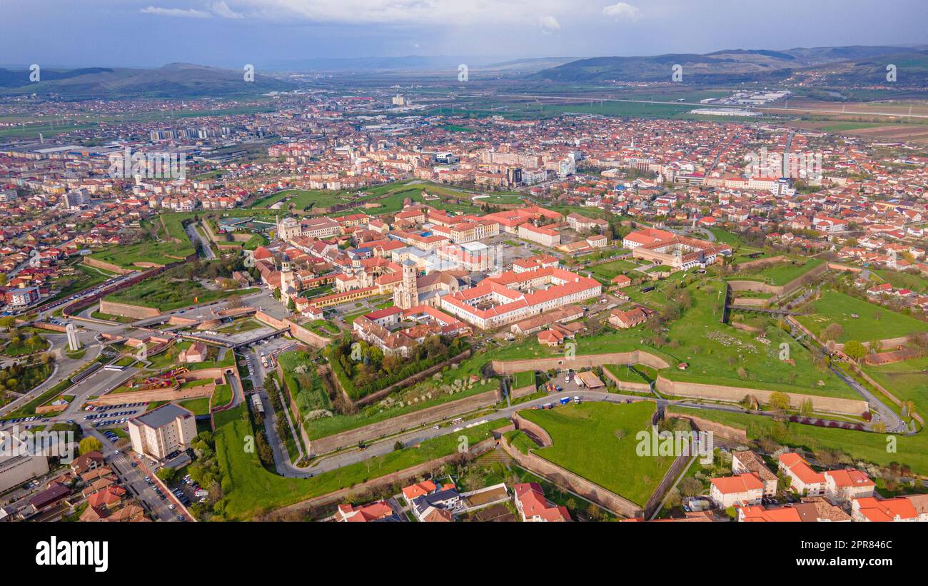 Vue aérienne de la citadelle Alba Carolina située à Alba Iulia, Roumanie. La photographie a été prise à partir d'un drone avec le niveau de la caméra Banque D'Images