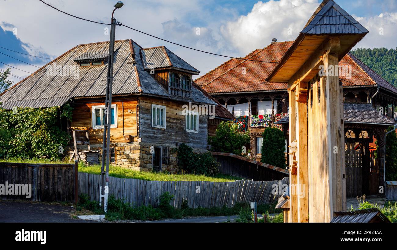 Maisons de ferme anciennes à Maramures en Roumanie Banque D'Images