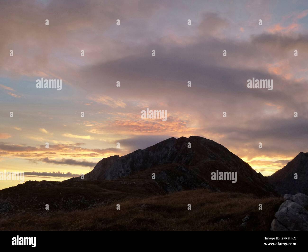 Coucher de soleil sur les montagnes Hackenkopfe, Tyrol, Autriche Banque D'Images