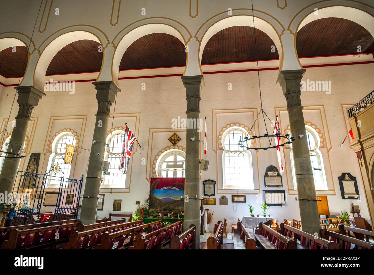 Intérieur de la cathédrale anglicane de la Sainte-Trinité à Gibraltar, une église historique conçue dans le style 'Moorish' Banque D'Images