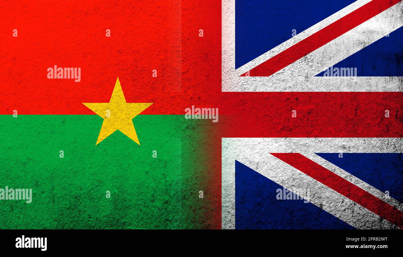 Drapeau national du Royaume-Uni (Grande-Bretagne) Union Jack avec drapeau national du Burkina Faso. Grunge l'arrière-plan Banque D'Images