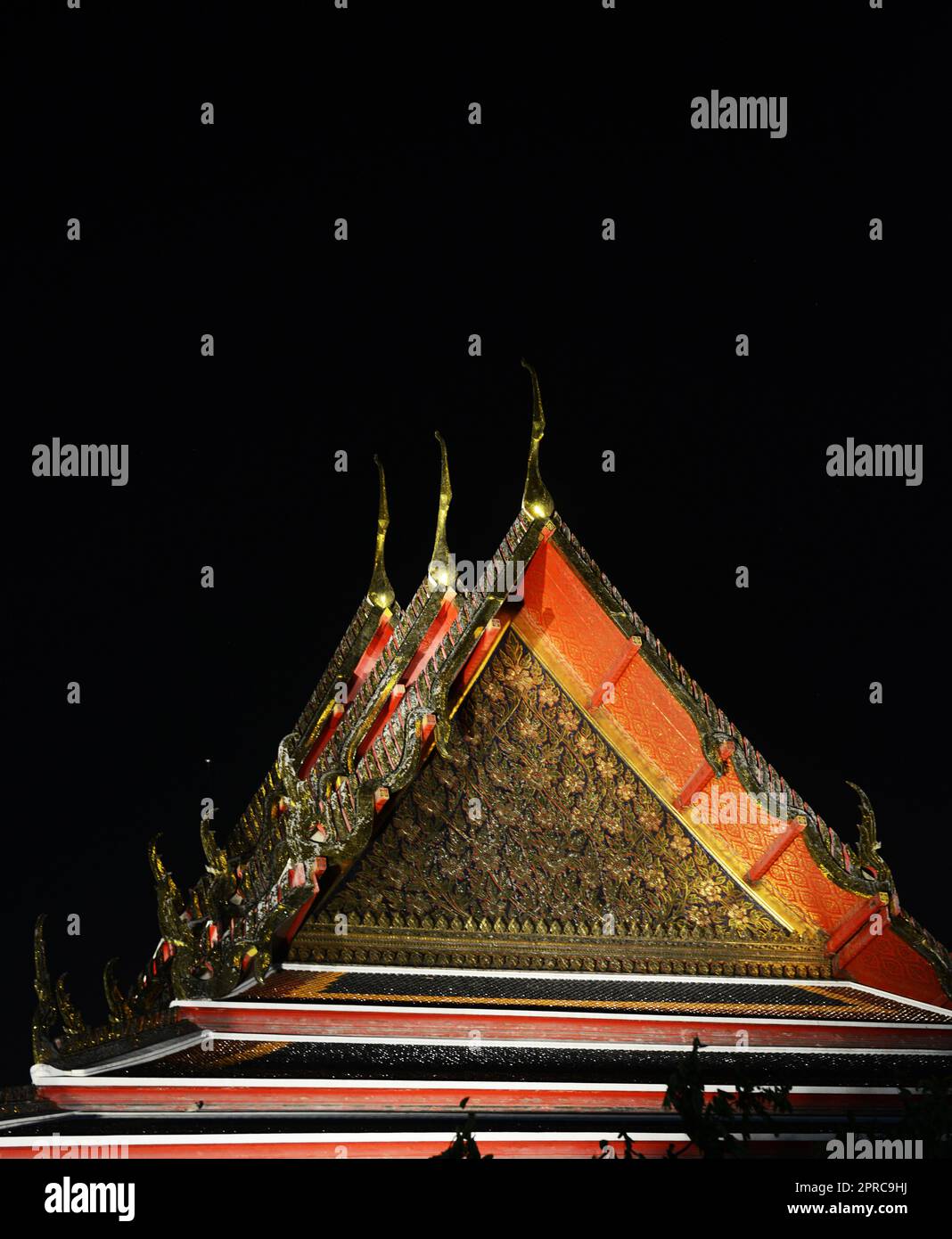 Wat Pho la nuit. Bangkok, Thaïlande. Banque D'Images