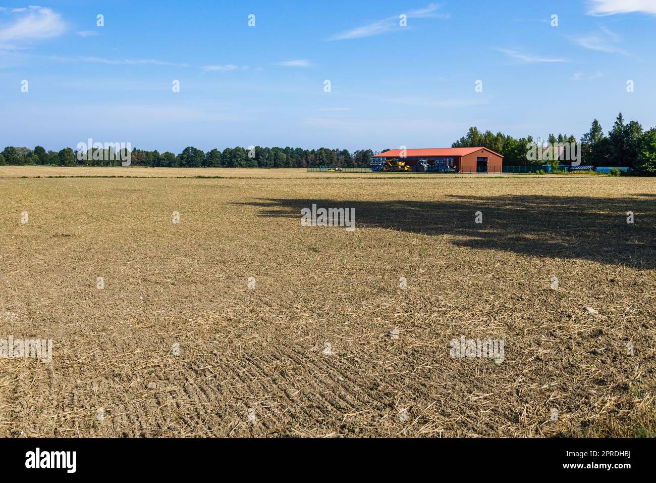 Usine de stockage, tracteurs et bâtiments de l'industrie agricole. Kaunas, Lituanie, 16 août 2022 Banque D'Images