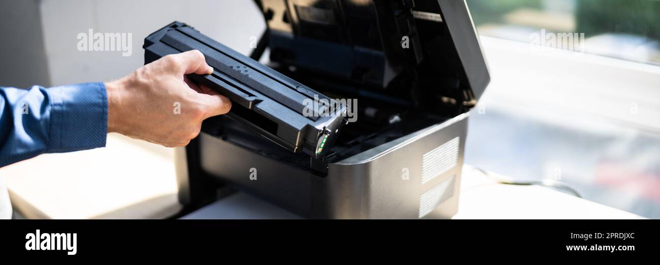 Résolution des problèmes d'imprimante de toner ou de cartouche d'encre.  Photocopieur de bureau Photo Stock - Alamy