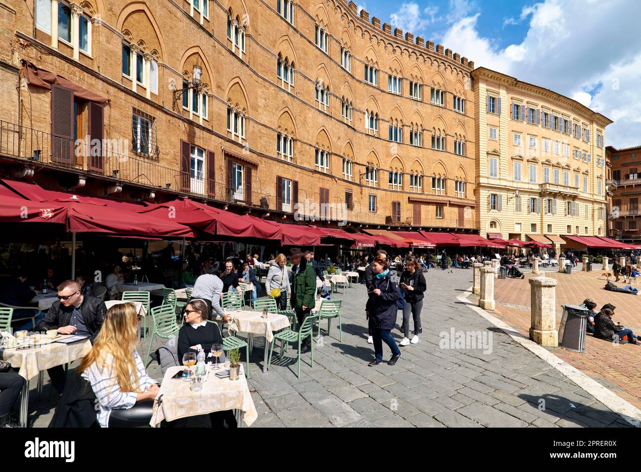 Sienne Toscane Italie. Restaurants sur la Piazza del Campo Banque D'Images