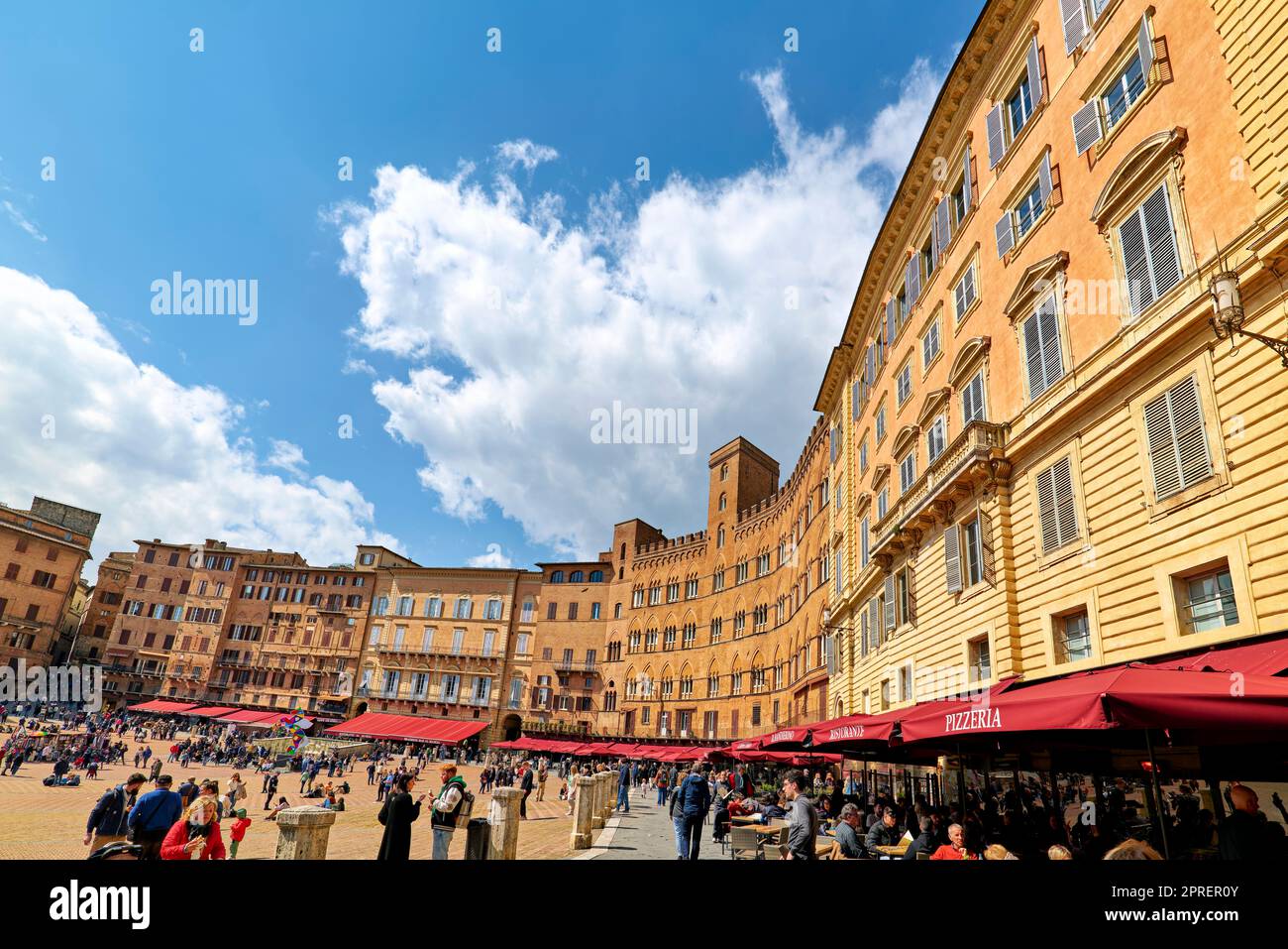 Sienne Toscane Italie. Restaurants sur la Piazza del Campo Banque D'Images