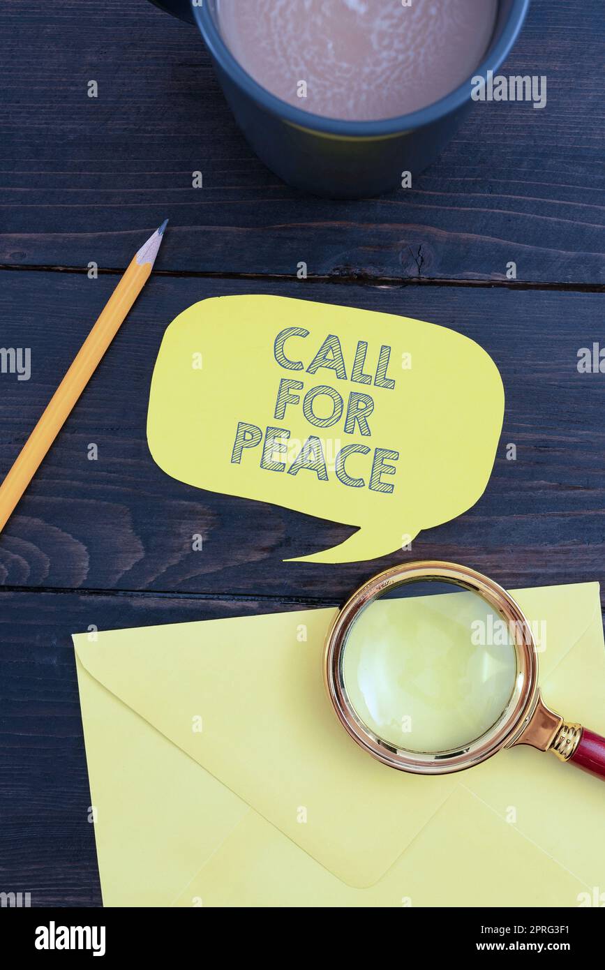 Affiche Call for Peace. Photo conceptuelle faire des votes pour un monde paisible être calmé détendu ne combattez pas la boîte de dialogue style dessin animé avec des dessins représentant la messagerie en ligne. Banque D'Images