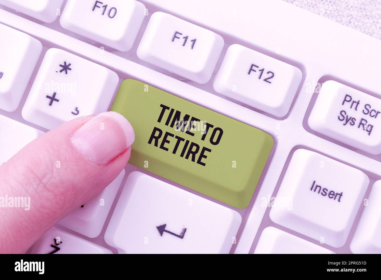 Légende de texte présentant le temps de retrait. Aperçu de l'entreprise Prenez le statut de pensionné cesser de travailler dans les personnes âgées assez vieux Banque D'Images
