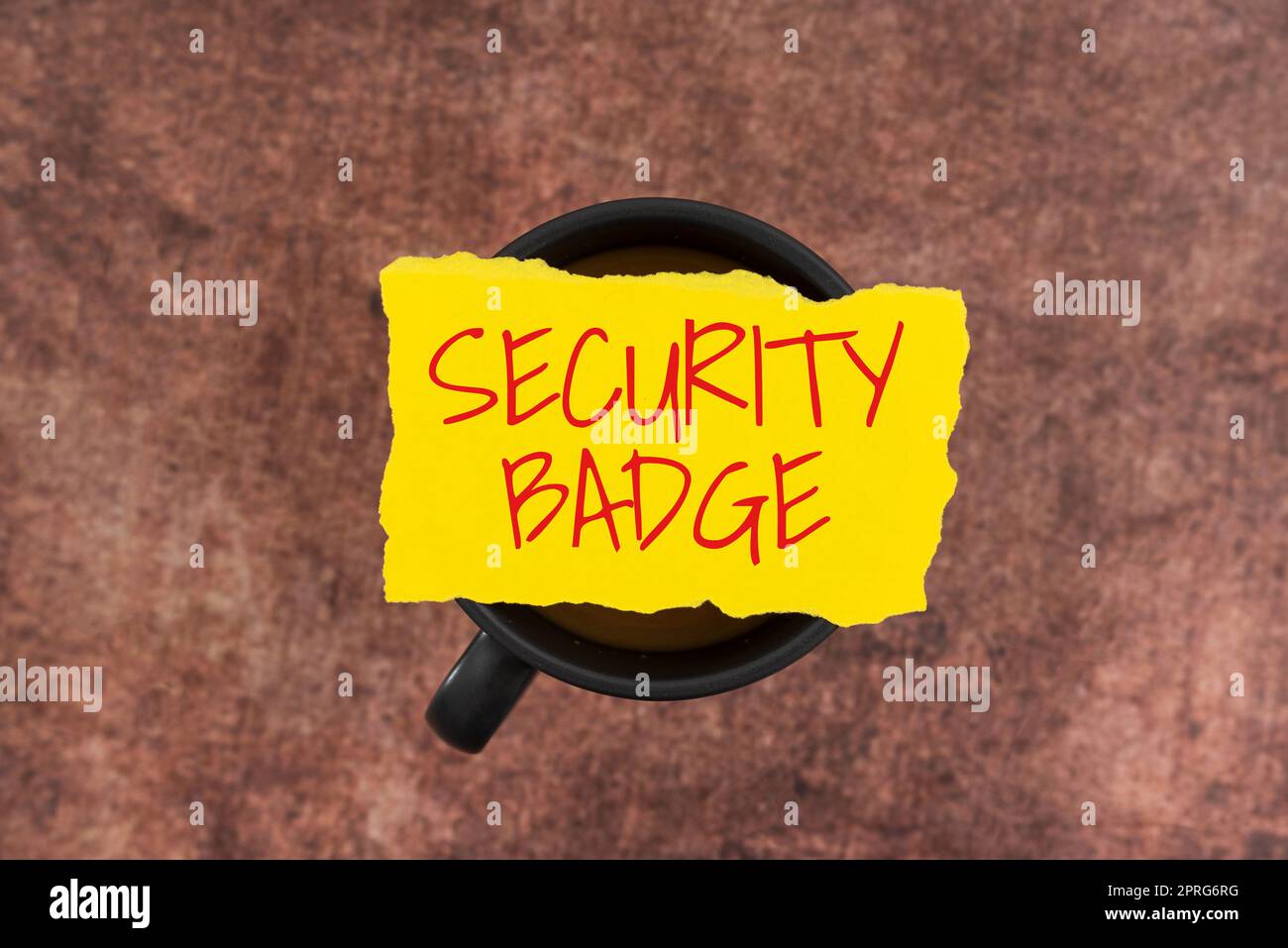 Sécurité du texte d'écriture BadgeCredential utilisé pour accéder à la zone contrôlée. Mot pour informations d'identification utilisé pour accéder à la zone contrôlée Vierge Thunderstorm bulle vocale avec espace de copie pour bannière Web. Banque D'Images