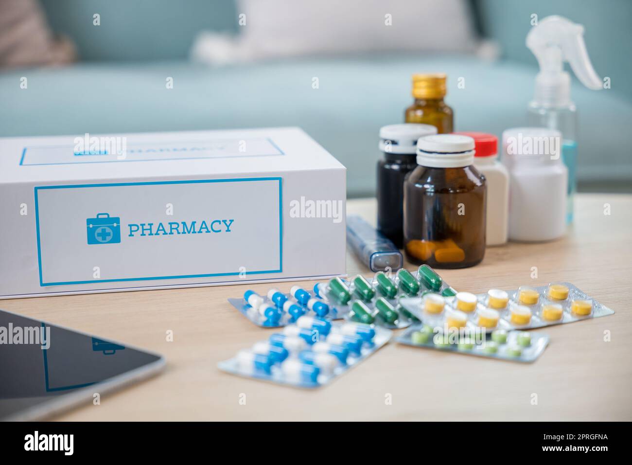 Achat en ligne livraison de médicaments à votre maison de pharmacie Banque D'Images