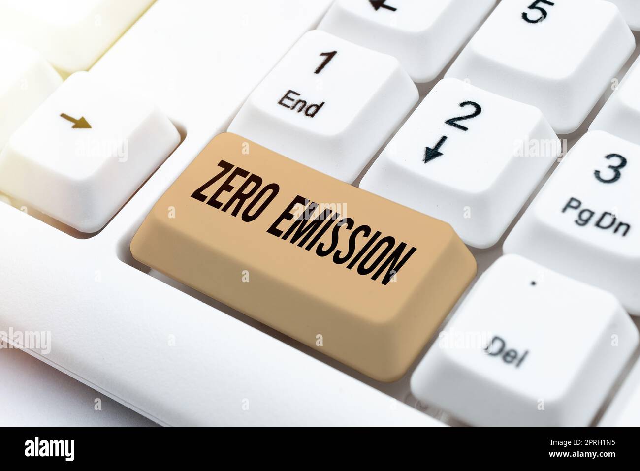 Inspiration montrant le signe zéro émission. Mot pour la source d'énergie du moteur qui n'émet aucun déchet Banque D'Images Inspiration montrant le signe zéro émission. Mot pour la source d'énergie du moteur qui n'émet aucun déchet Banque D'Images