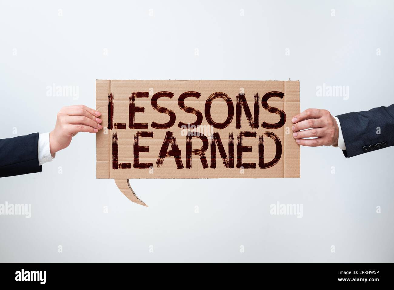 Affiche de texte montrant les leçons LearnedPromote partager et utiliser les connaissances issues de l'expérience. Vitrine d'affaires promouvoir partager et utiliser les connaissances issues de l'expérience Banque D'Images