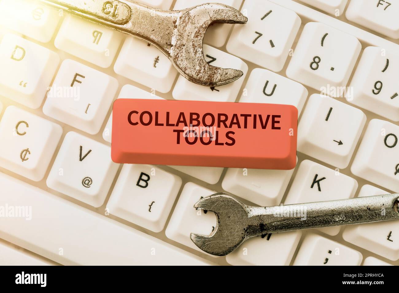 Texte montrant inspiration Collaborative ToolsPrivate social Network pour se connecter par e-mail en ligne. Mot pour réseau social privé pour se connecter par e-mail en ligne Banque D'Images