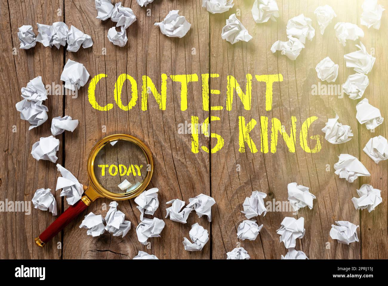 Inspiration montrer le contenu de signe est KingContent est le cœur des stratégies de marketing d'aujourd'hui. Le contenu conceptuel de la photo est le cœur des stratégies de marketing d'aujourd'hui Banque D'Images
