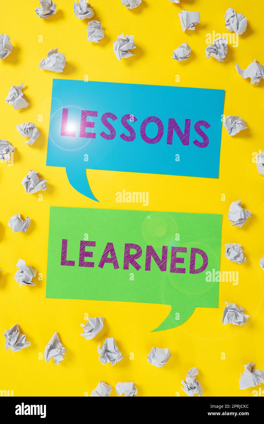 Affichage des leçons LearnedPromote partager et utiliser les connaissances issues de l'expérience. Vitrine d'affaires promouvoir partager et utiliser les connaissances issues de l'expérience Banque D'Images