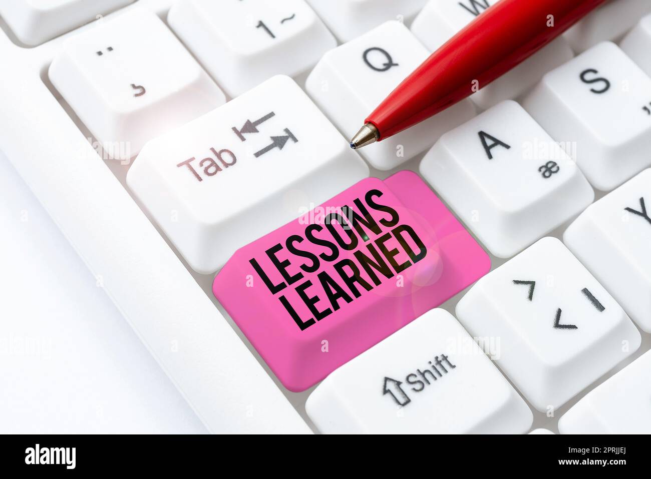 Affichage des leçons LearnedPromote partager et utiliser les connaissances issues de l'expérience. Concept d'entreprise promouvoir le partage et l'utilisation des connaissances issues de l'expérience Banque D'Images