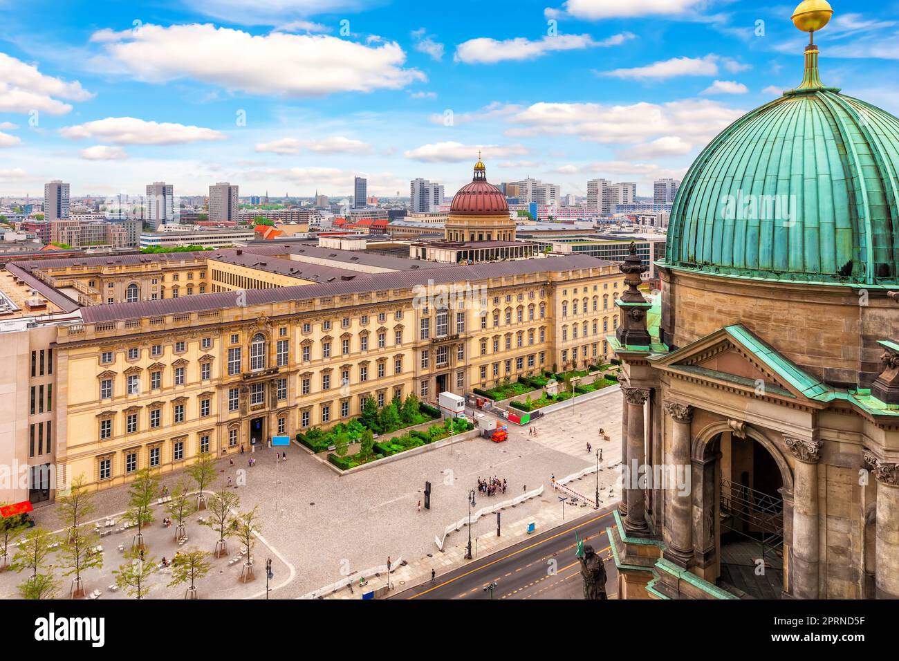 Le musée de Pergamon, vue depuis le dôme de la cathédrale de Berlin, Berlin, Allemagne. Banque D'Images