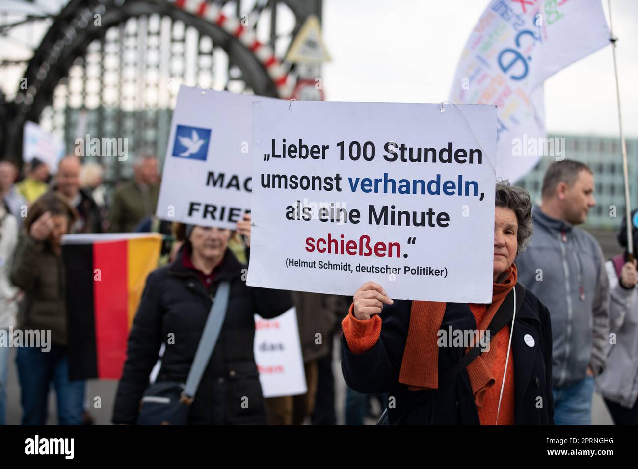 À Munich, en Allemagne. , . À un Muenchen Steht auf - Munich se tient une démo pour protester contre le Bayerischer Rundfunk ( BR ), et TZ, Merkur. MSA se compose principalement de deniers Covid et de poutinistes. (Photo par Alexander Pohl/Sipa USA) crédit: SIPA USA/Alay Live News Banque D'Images