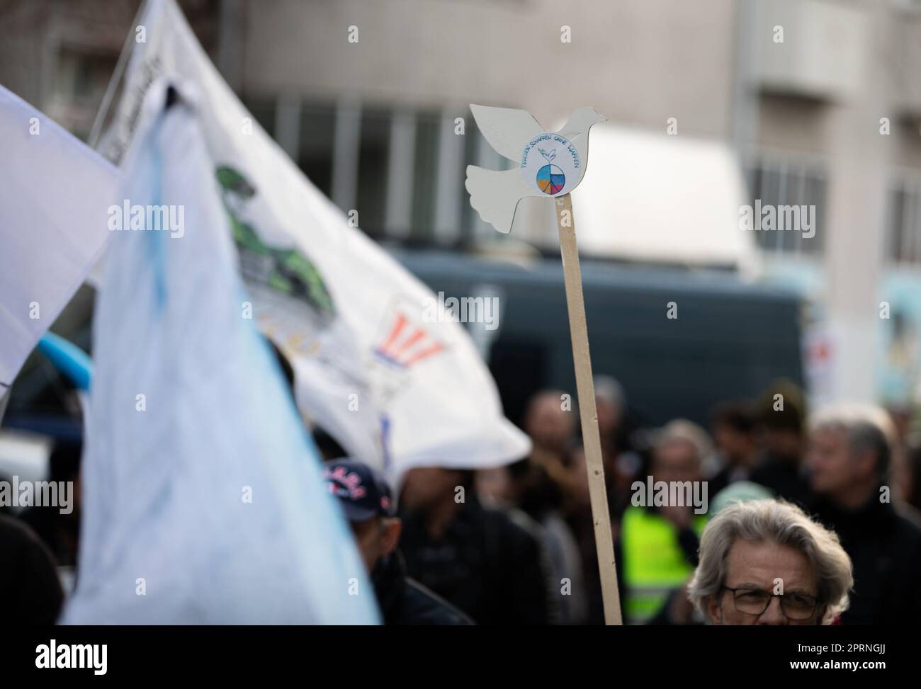 À Munich, en Allemagne. , . À un Muenchen Steht auf - Munich se tient une démo pour protester contre le Bayerischer Rundfunk ( BR ), et TZ, Merkur. MSA se compose principalement de deniers Covid et de poutinistes. (Photo par Alexander Pohl/Sipa USA) crédit: SIPA USA/Alay Live News Banque D'Images