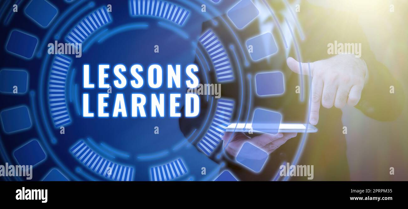 Texte montrant l'inspiration leçons LearnedPromote partager et utiliser les connaissances issues de l'expérience. Idée d'entreprise promouvoir partager et utiliser les connaissances issues de l'expérience Banque D'Images