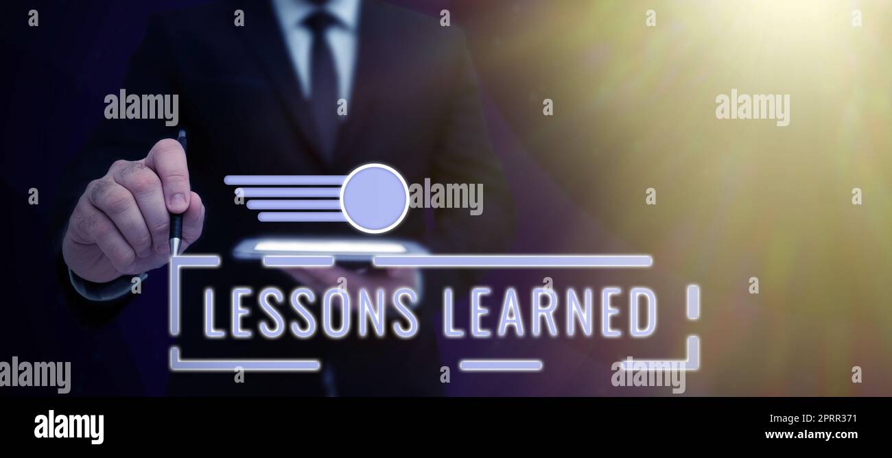 Texte d'écriture leçons LearnedPromote partager et utiliser les connaissances issues de l'expérience. Mot écrit sur promouvoir partager et utiliser les connaissances issues de l'expérience Banque D'Images