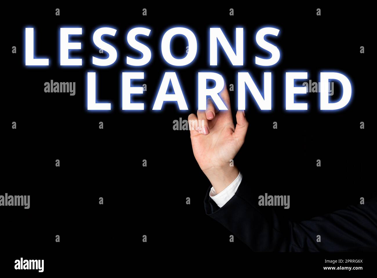 Exposé conceptuel leçons LearnedPromote partager et utiliser les connaissances issues de l'expérience. Mot pour promouvoir partager et utiliser les connaissances issues de l'expérience Banque D'Images