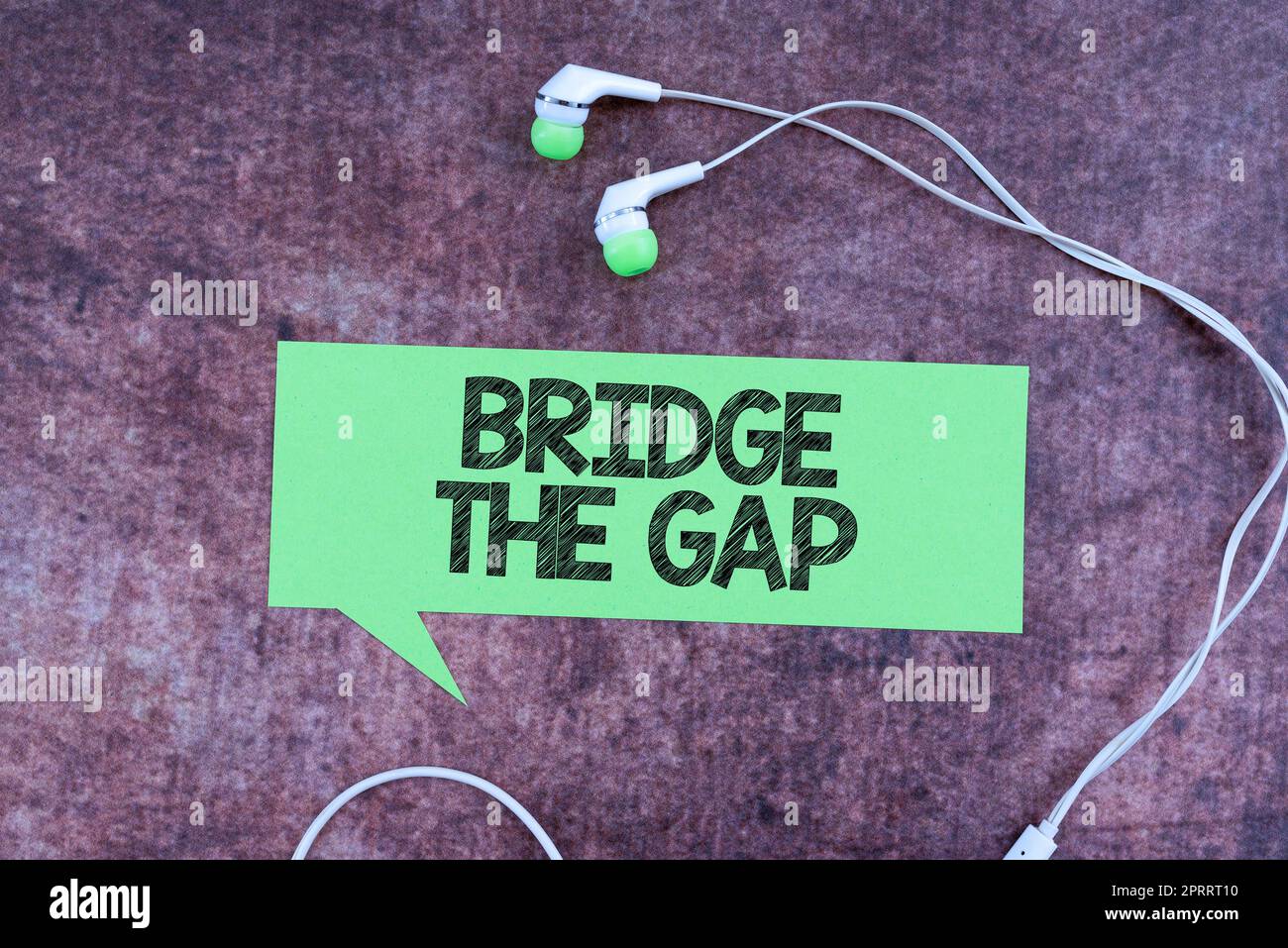 Écriture du texte d'affichage Bridge the Gap. Mot écrit sur surmonter les obstacles défi courage autonomisation Banque D'Images