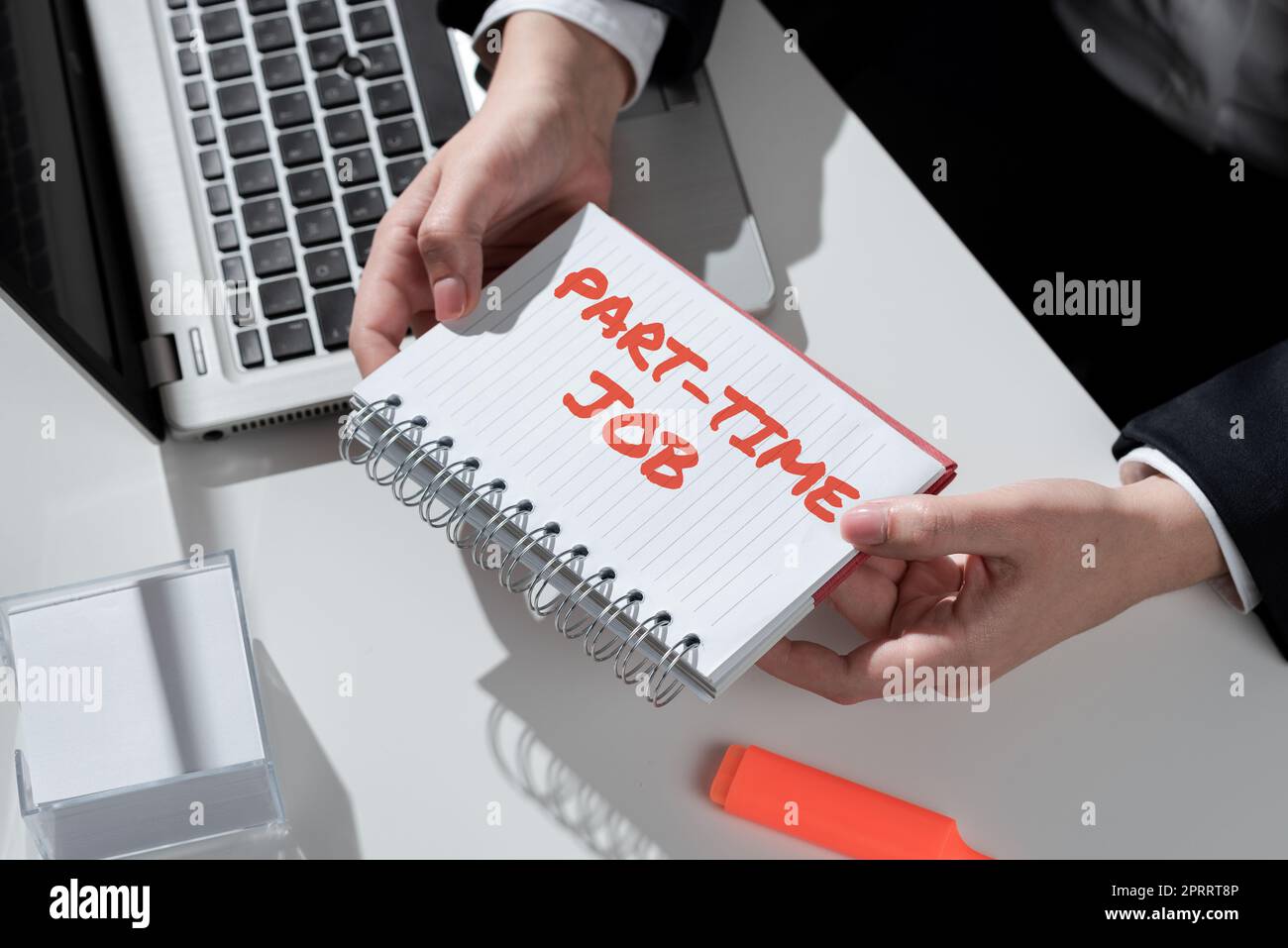 Travail à temps partiel de texte d'écriture manuscrite. Concept signification Weekender Freelance décontracté OJT néophyte stint saisonnier Banque D'Images