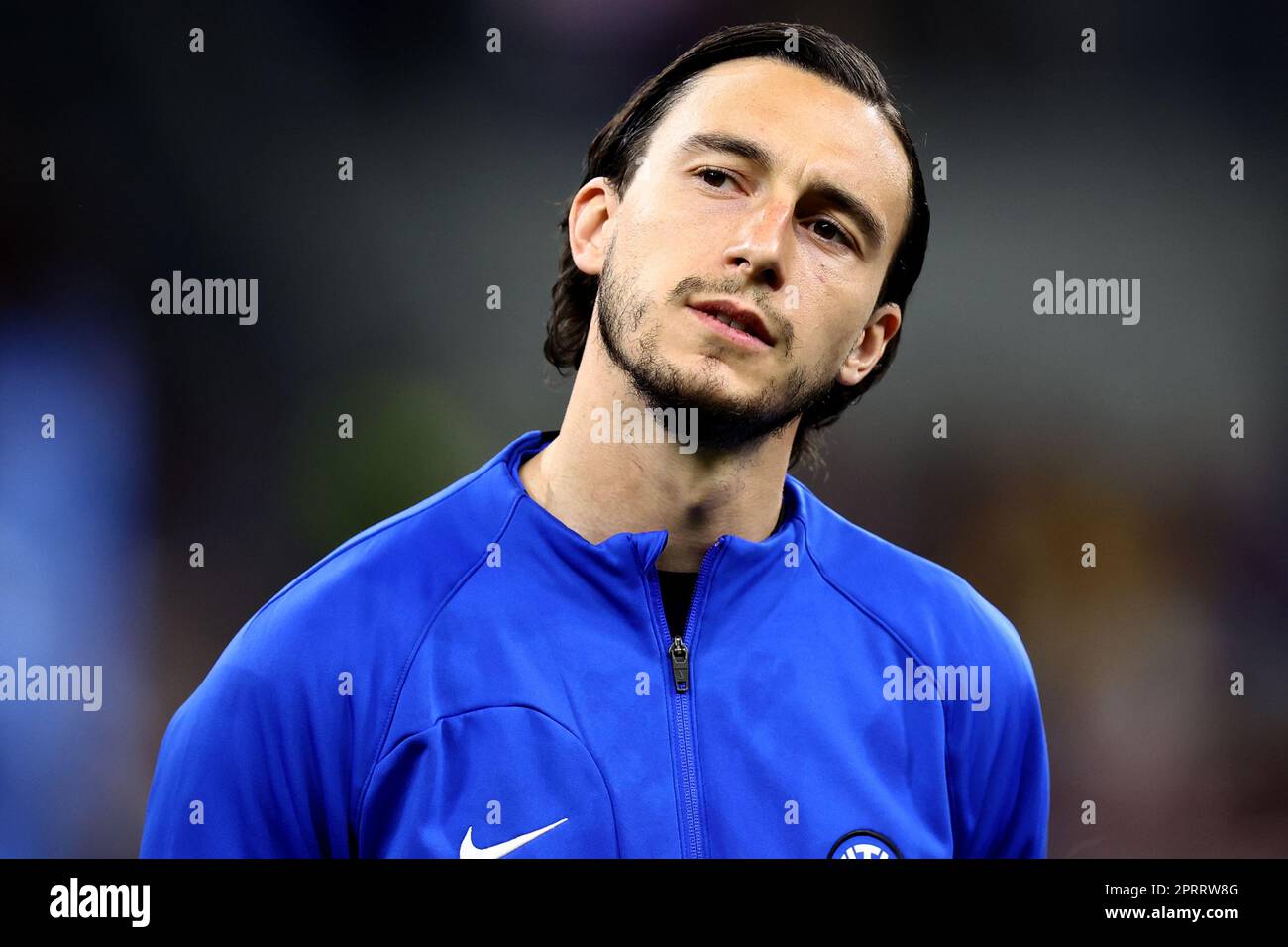 Milan, Italie. 26th avril 2023. Matteo Darmian du FC Internazionale regarde pendant la demi-finale du match de deuxième jambe de Coppa Italia entre le FC Internazionale et le FC Juventus au Stadio Giuseppe Meazza sur 26 avril 2023 à Milan Italie . Credit: Marco Canoniero / Alamy Live News Banque D'Images