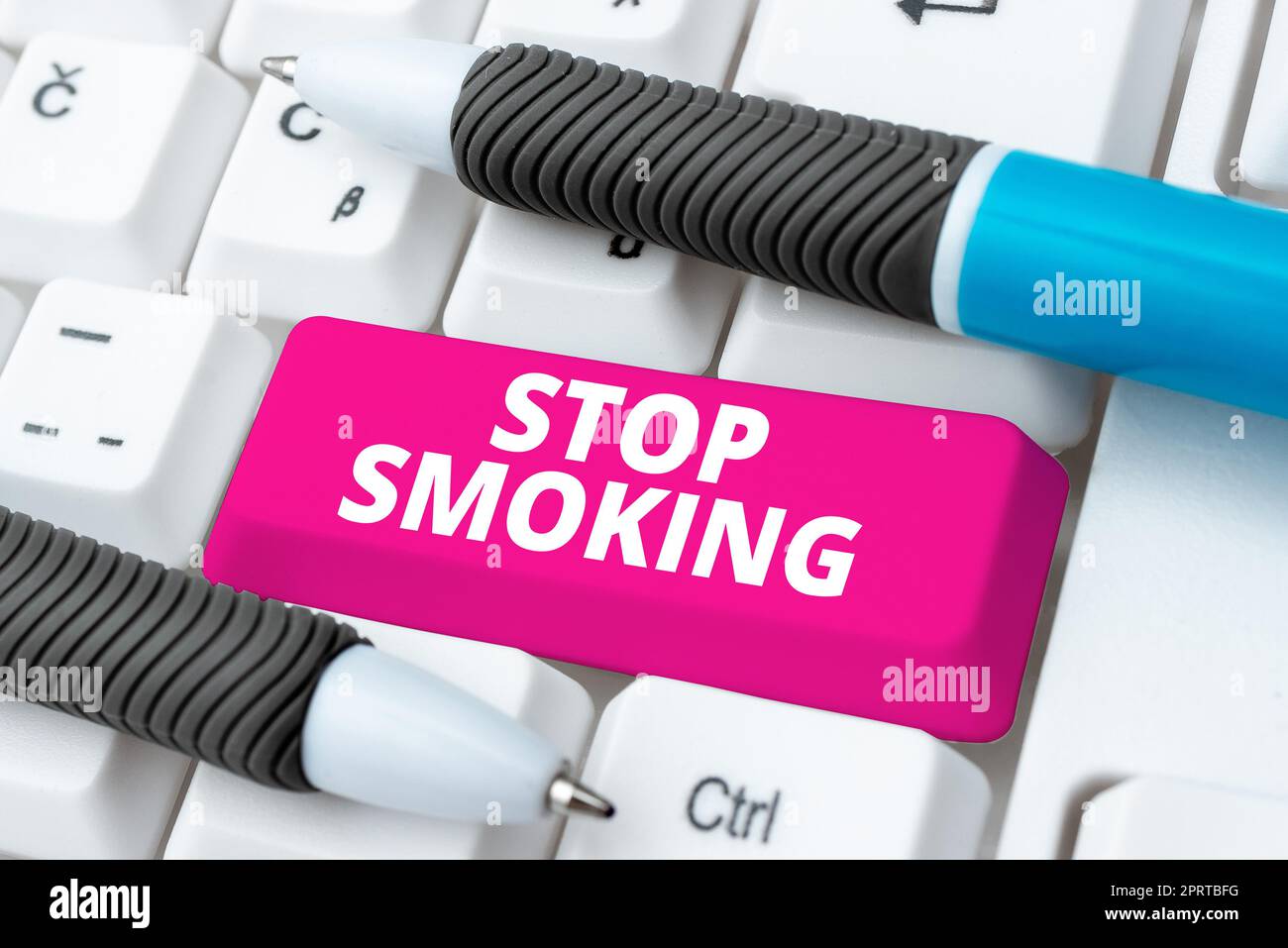 Légende conceptuelle cesser de fumer. Concept signifiant cesser ou arrêter l'usage de la dépendance au tabac Banque D'Images