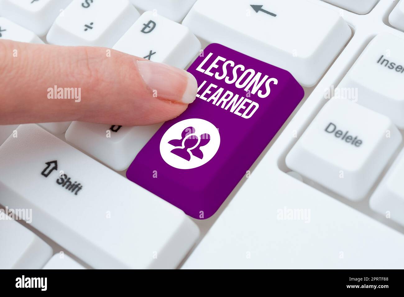 Légende de texte présentant les leçons LearnedPromote partager et utiliser les connaissances issues de l'expérience. Présentation de l'entreprise promouvoir le partage et l'utilisation des connaissances issues de l'expérience Banque D'Images