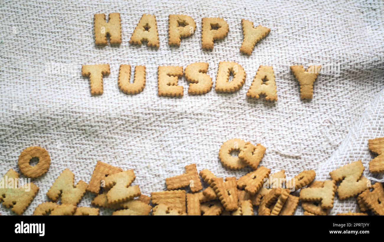 Les cookies dans la forme de l'alphabet perspective .heureux de cookies faits maison sur fond blanc. Heureux témoins concept. Banque D'Images