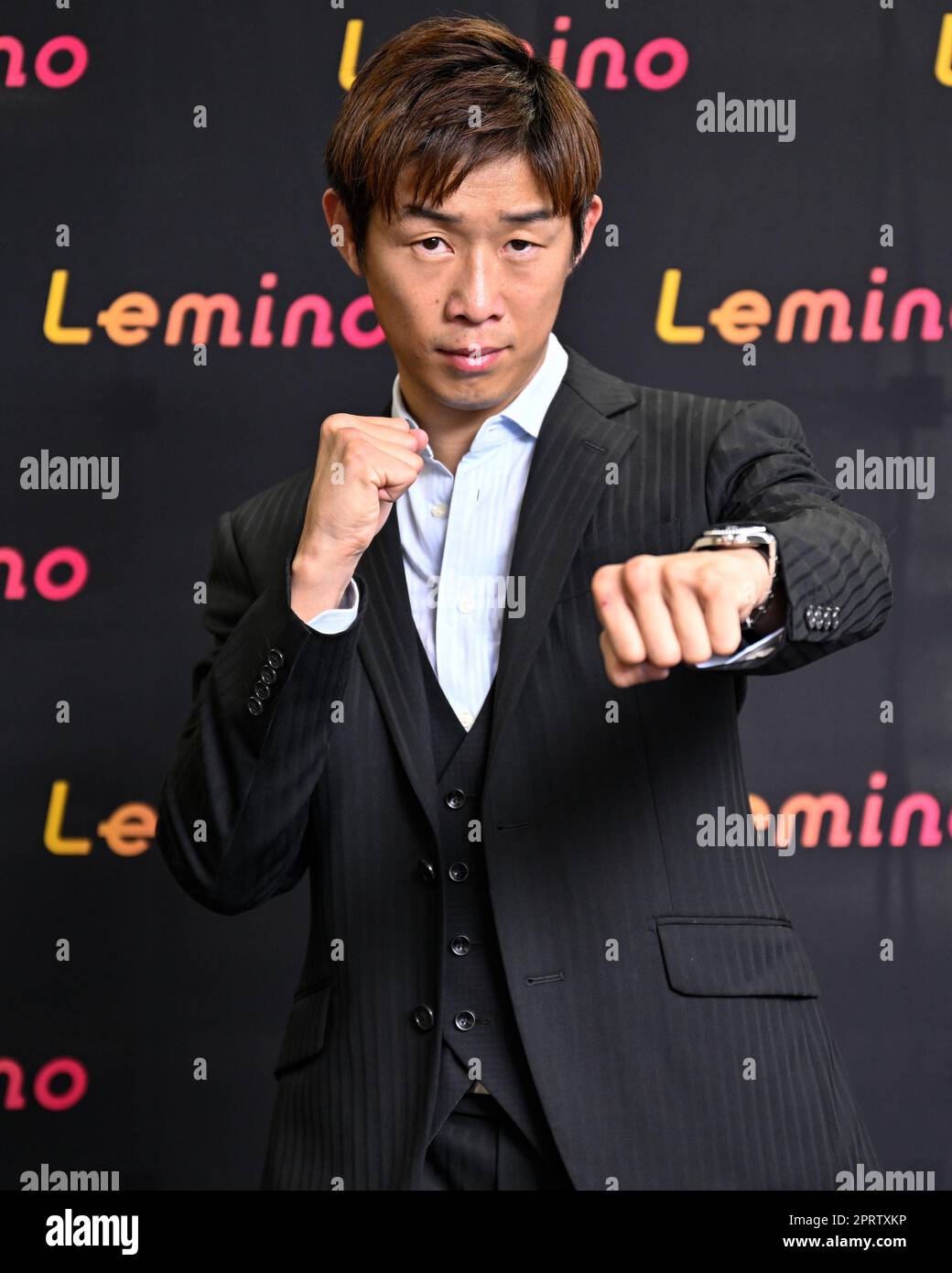 Tokyo, Japon. 27 avril 2023. Satoshi Shimizu, boxeur professionnel japonais, assiste à une conférence de presse à Tokyo, Japon sur 27 avril 2023. Shimizu est sur le point de défier Robeisy Ramirez de Cuba pour le titre de poids plume WBO sur 7 mai à Tokyo, Japon. Crédit: Hiroaki Finito Yamaguchi/AFLO/Alamy Live News Banque D'Images