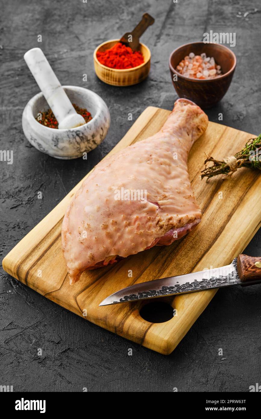 Batteur de dinde frais cru Banque D'Images