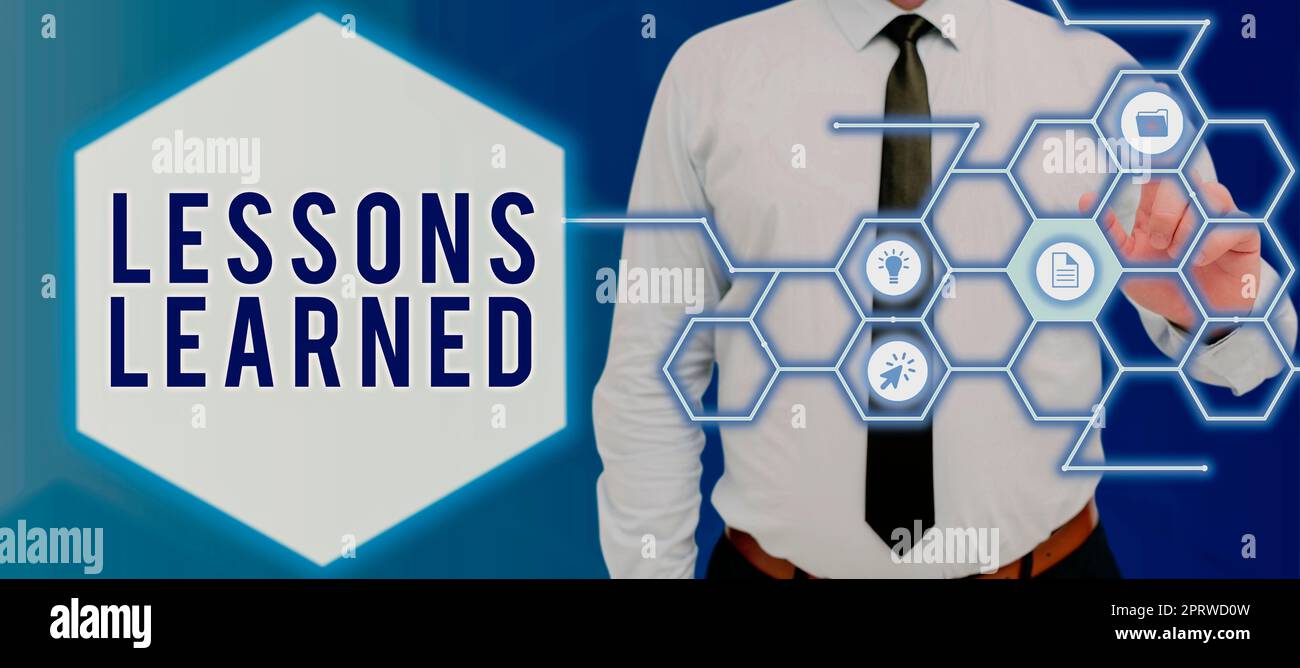 Exposé conceptuel leçons LearnedPromote partager et utiliser les connaissances issues de l'expérience. Concept d'entreprise promouvoir le partage et l'utilisation des connaissances issues de l'expérience Banque D'Images